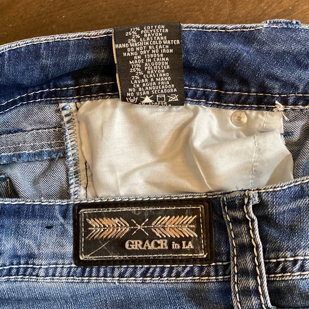 Grace in LA 30 Capri Women's Jeans Embroidered Stretch Low Rise Western - Picture 7 of 8